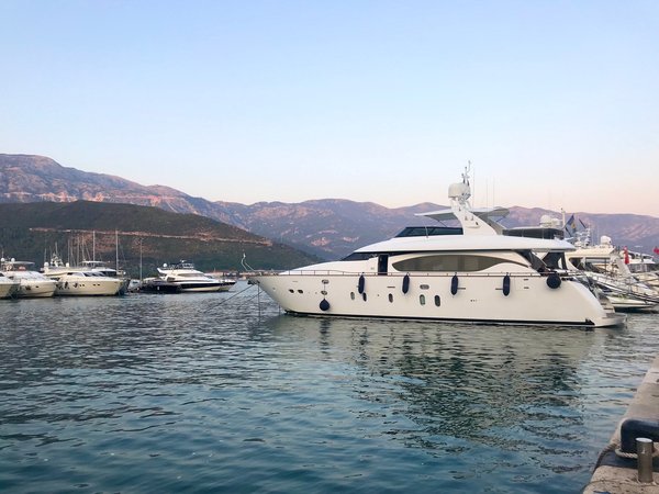Découvrez les meilleures locations de yachts en corse